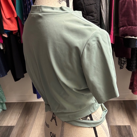 Light Green Crop Top - Picture 4 of 11